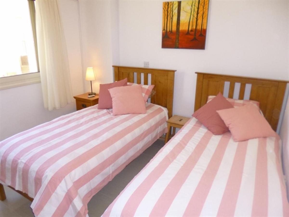 First Floor 2 Bedroom Apartment, Large Balcony, Amazing Sea Views, Communal Pool Peyia Dış mekan fotoğraf