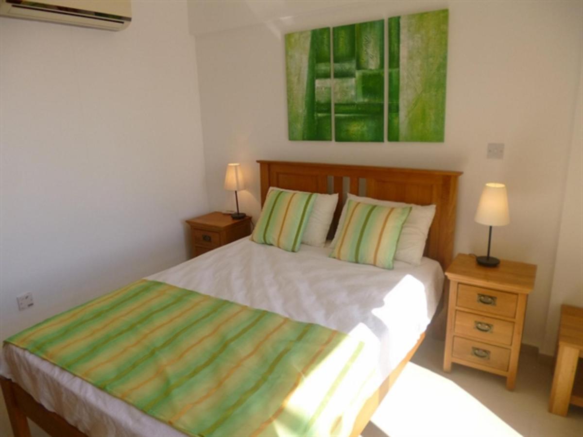 First Floor 2 Bedroom Apartment, Large Balcony, Amazing Sea Views, Communal Pool Peyia Dış mekan fotoğraf