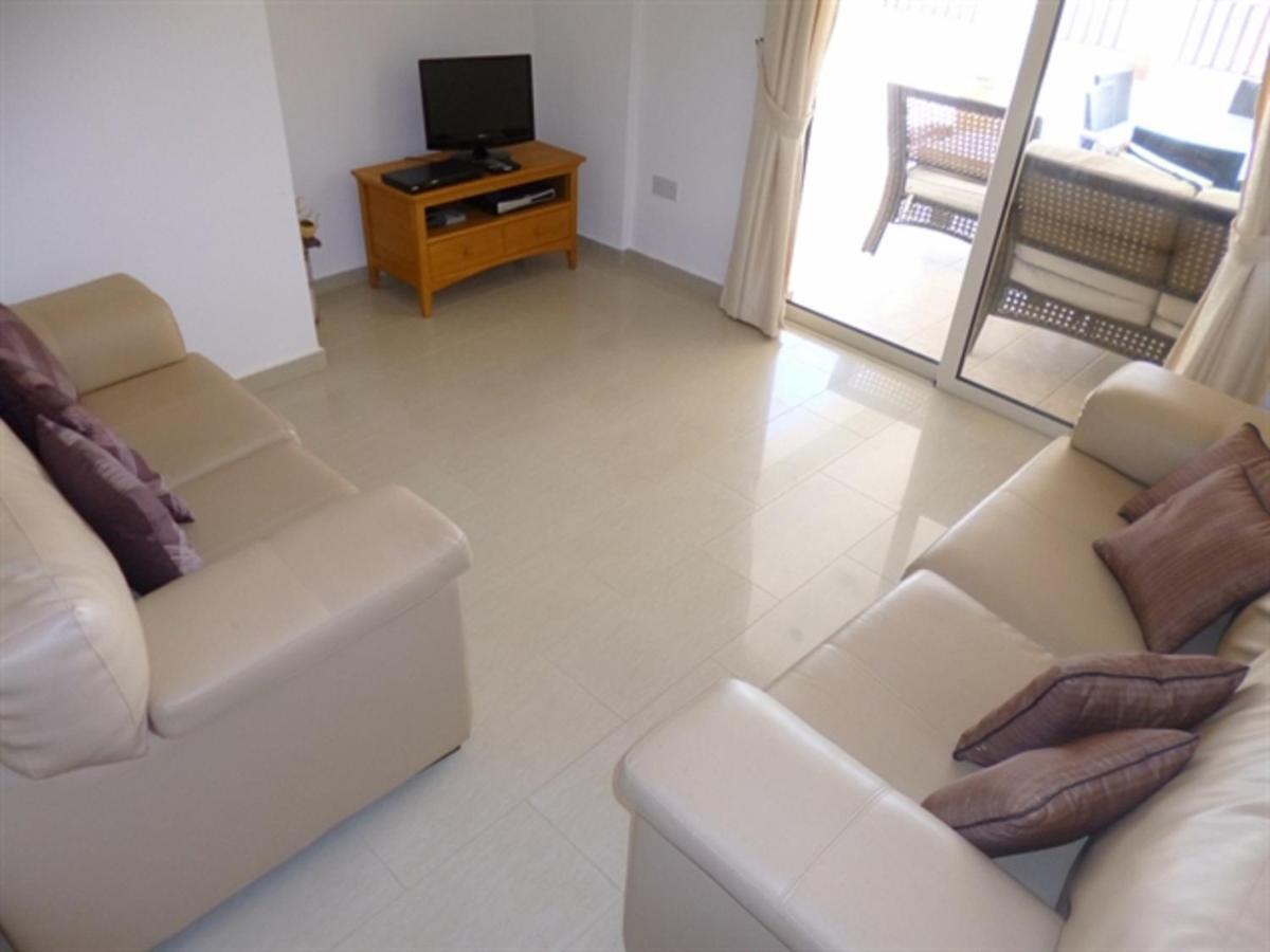 First Floor 2 Bedroom Apartment, Large Balcony, Amazing Sea Views, Communal Pool Peyia Dış mekan fotoğraf