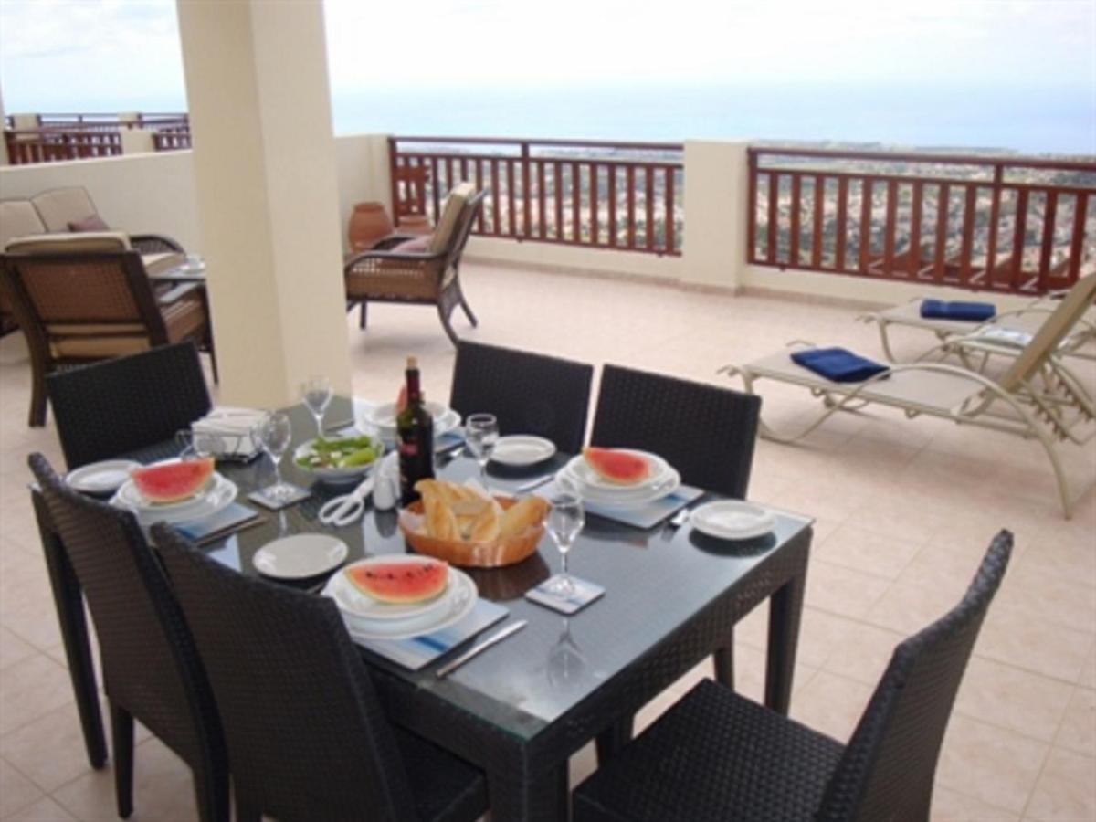 First Floor 2 Bedroom Apartment, Large Balcony, Amazing Sea Views, Communal Pool Peyia Dış mekan fotoğraf